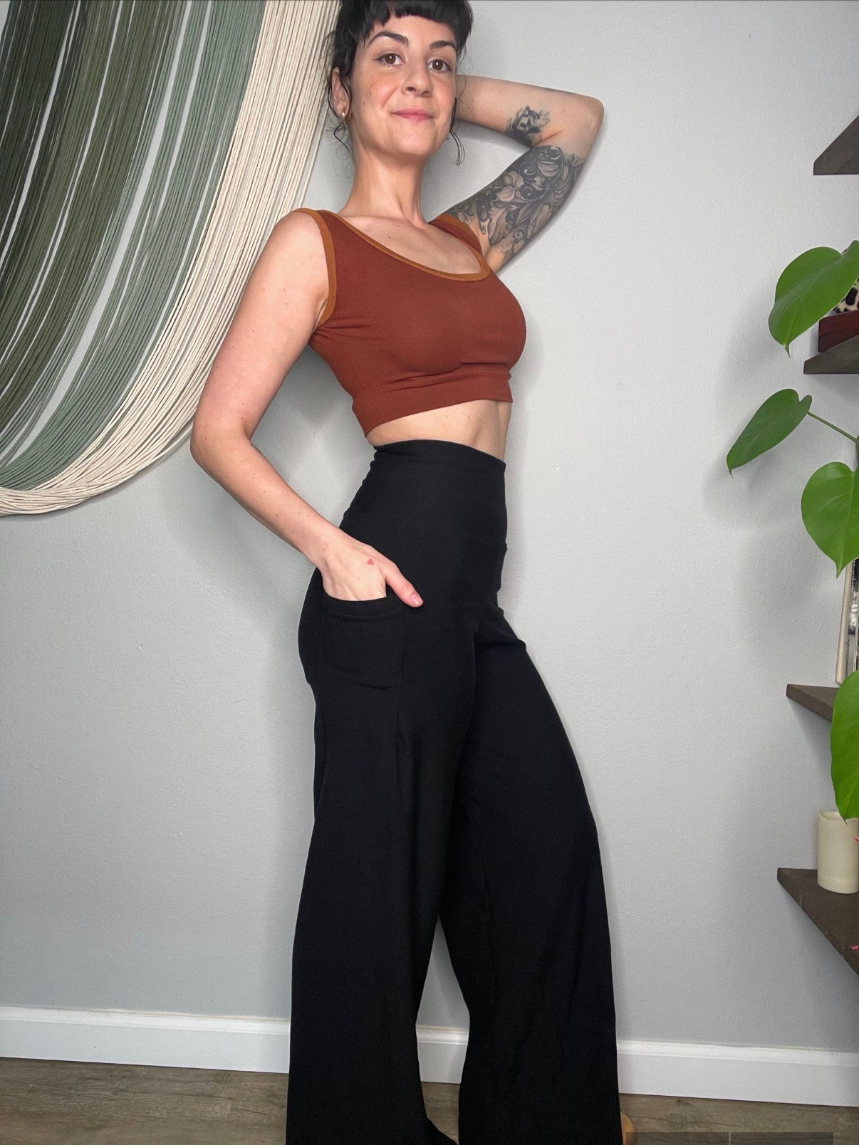Ecofriendly Highwaisted Wide-Leg Bamboo Fleece Pants with Pockets