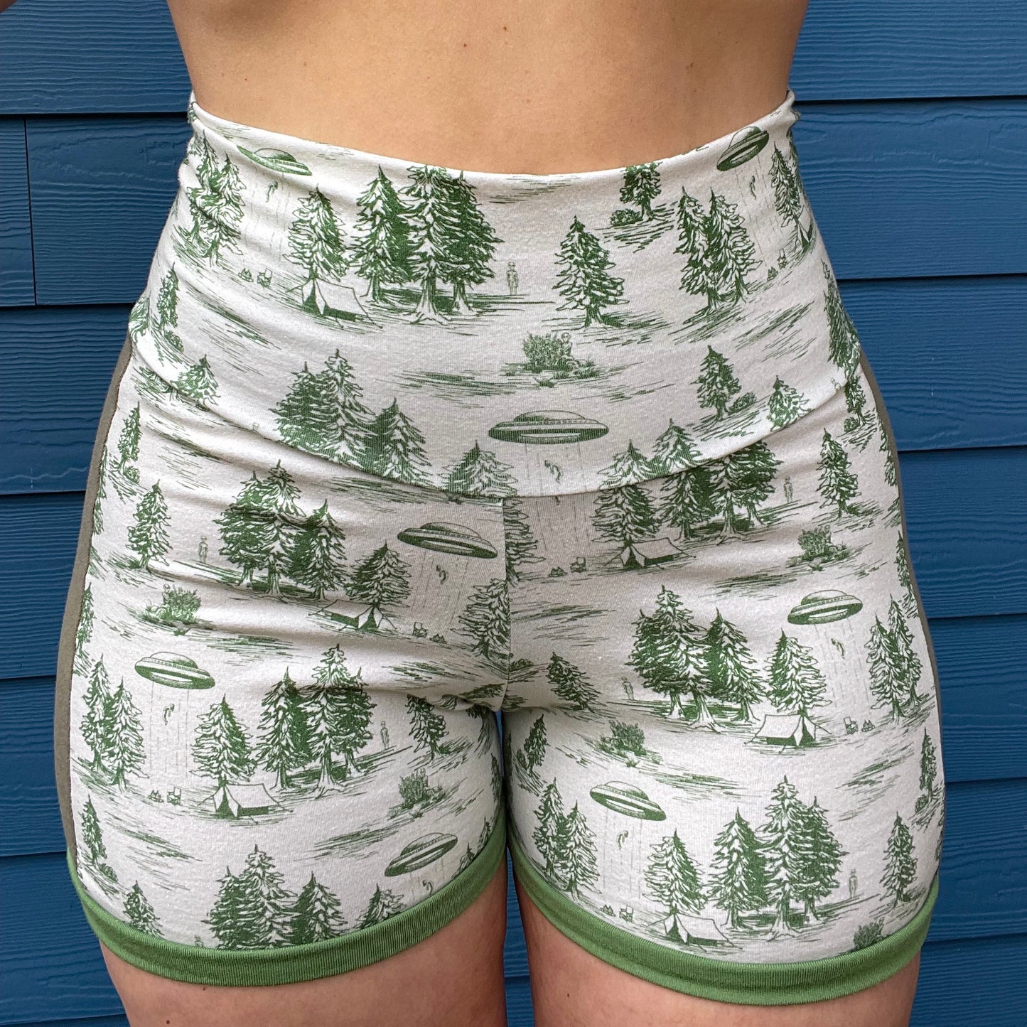 Alien Shorts - Medium