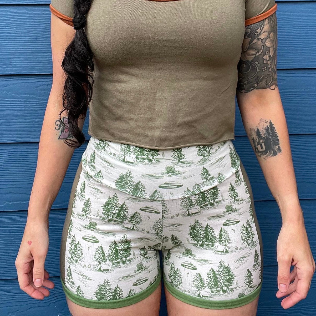 Alien Shorts - Medium